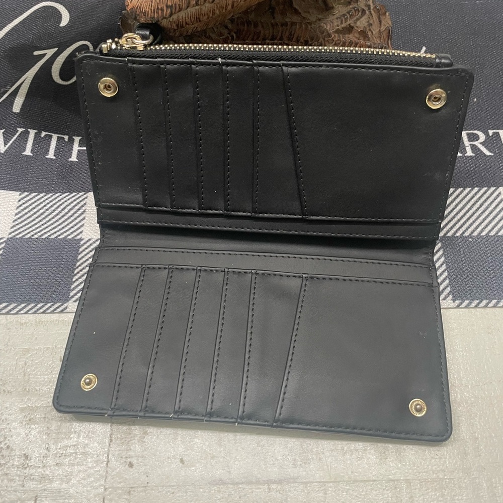 Nine West wallet - Picture 2 of 6